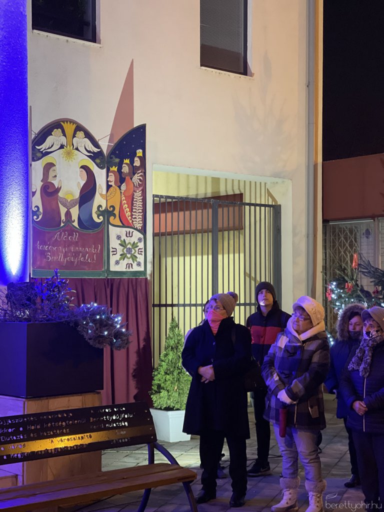 Fellobbant a szeretet lángja 42